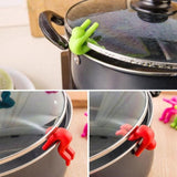 Silicone Universial Anti-over flow Phone Bracket Raise Lid Prevents Soup Pot Overflow Tools Pot Rack Kitchen Gadget Color random
